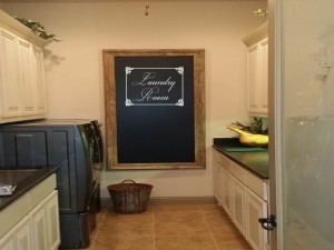 Laundry-Room-with-ornate-frame1
